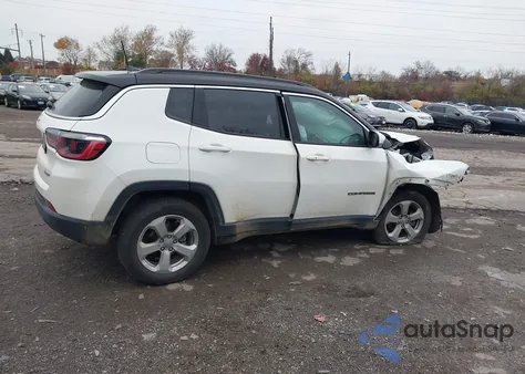 2018 Jeep Compass Latitude 4X4 from USA, damaged, VIN 3C4NJDBB6JT246497